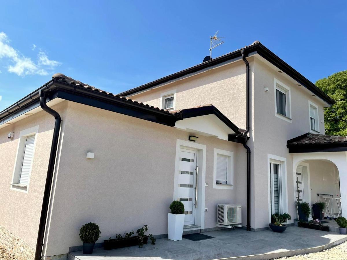Villa Zonta Apartment Maremi With Private Jacuzzi Buje Eksteriør billede