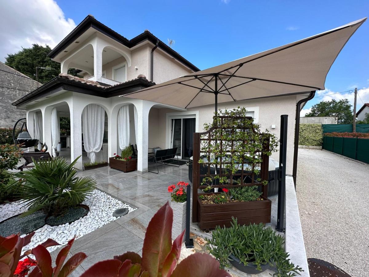 Villa Zonta Apartment Maremi With Private Jacuzzi Buje Eksteriør billede