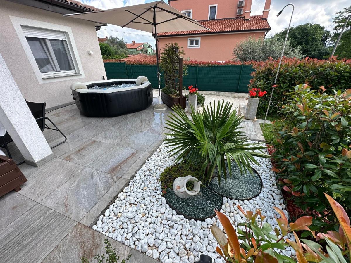 Villa Zonta Apartment Maremi With Private Jacuzzi Buje Eksteriør billede