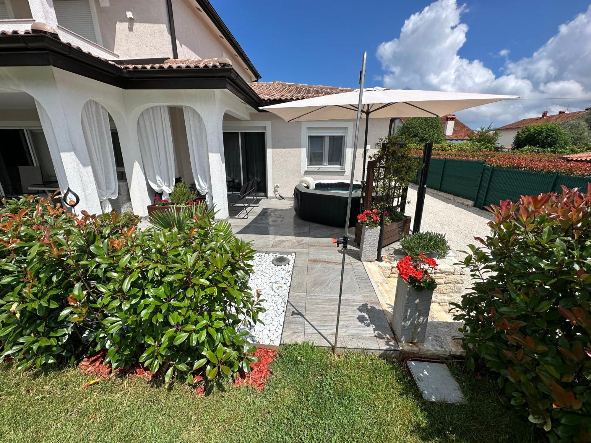 Villa Zonta Apartment Maremi With Private Jacuzzi Buje Eksteriør billede
